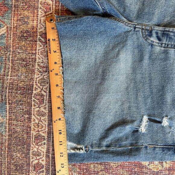 Old Navy size 16 High Rise Button Fly Denim Women's Shorts distressed raw hem - Picture 9 of 12
